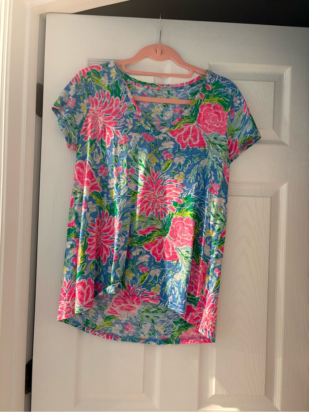 Lilly Pulitzer Blue Floral V-Neck Short Sleeve Tee with Pink Blooms